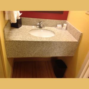Vanity Top13