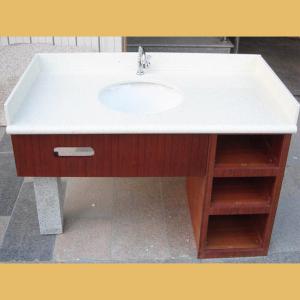Vanity Top32